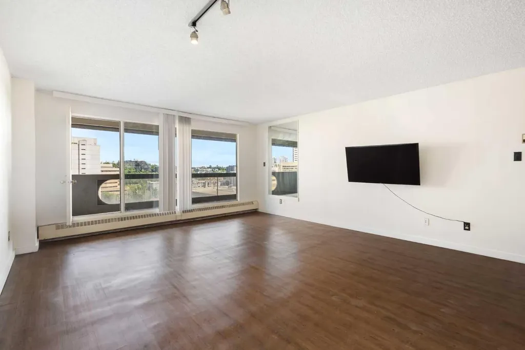 221 6 Avenue SE Calgary AB T2G 4Z9