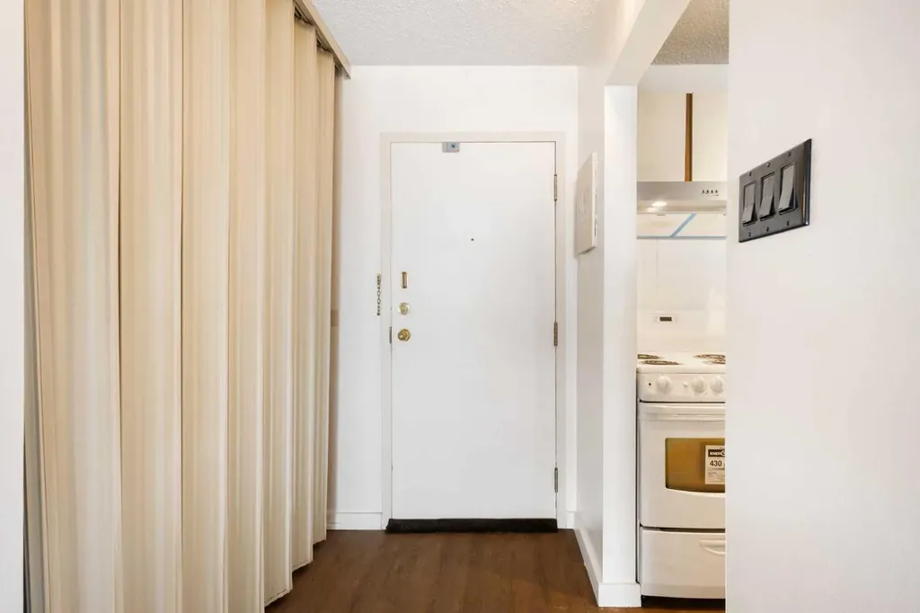 221 6 Avenue SE Calgary AB T2G 4Z9