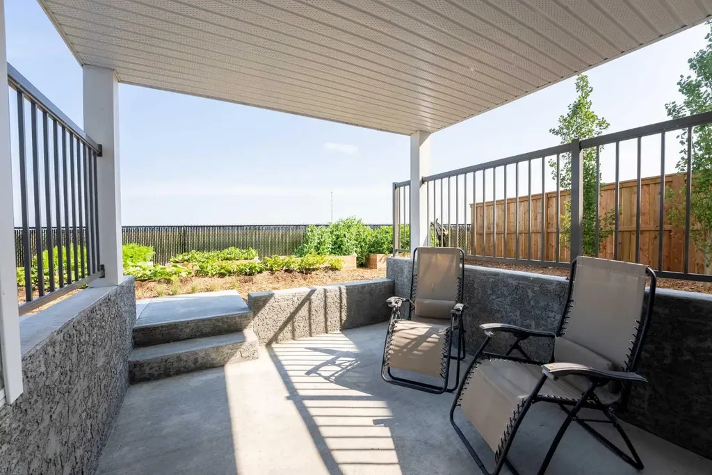 244 Blackwolf Place N Lethbridge AB T1H 7J2