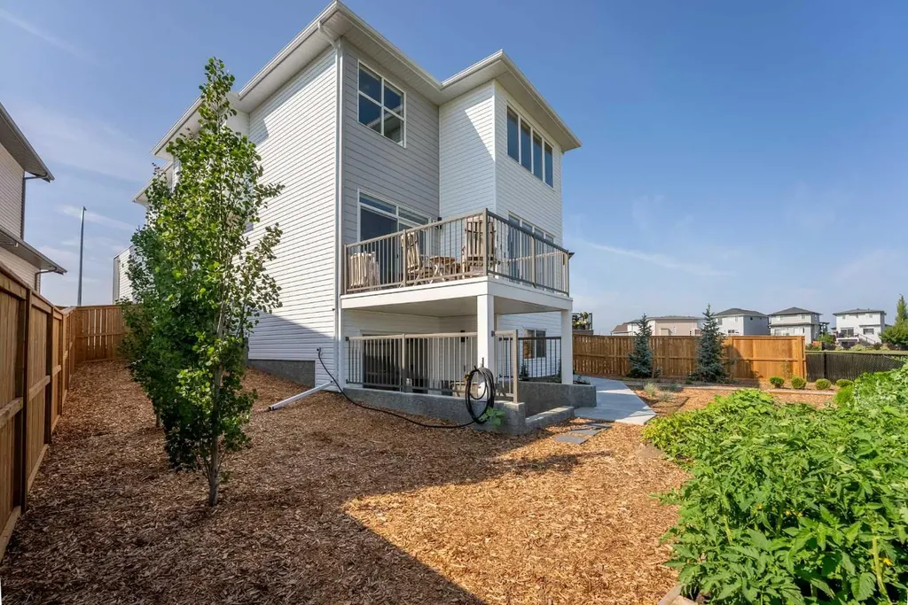 244 Blackwolf Place N Lethbridge AB T1H 7J2