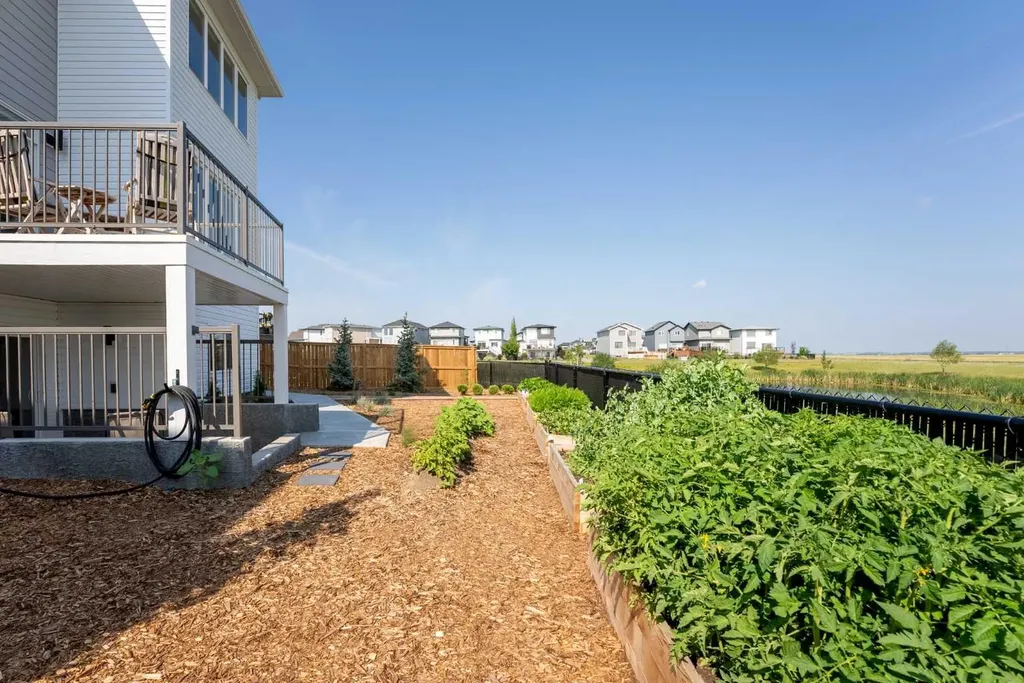 244 Blackwolf Place N Lethbridge AB T1H 7J2