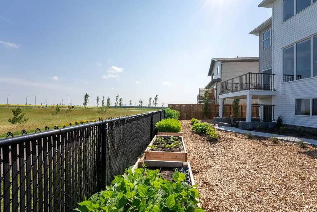 244 Blackwolf Place N Lethbridge AB T1H 7J2