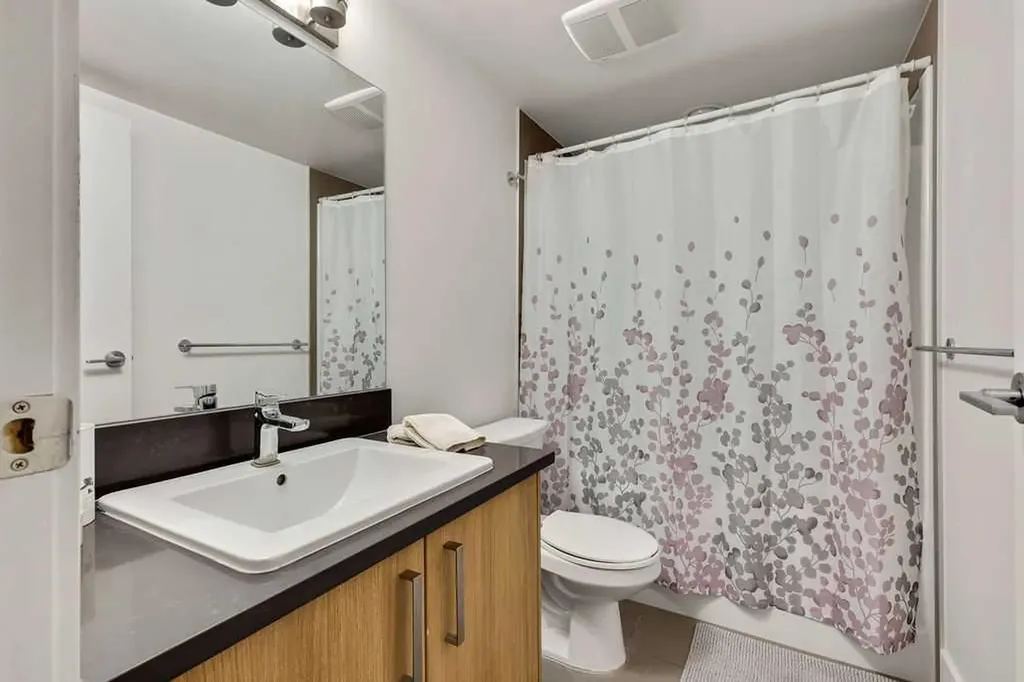 510 Edmonton Trail NE Calgary AB T2E 0J7
