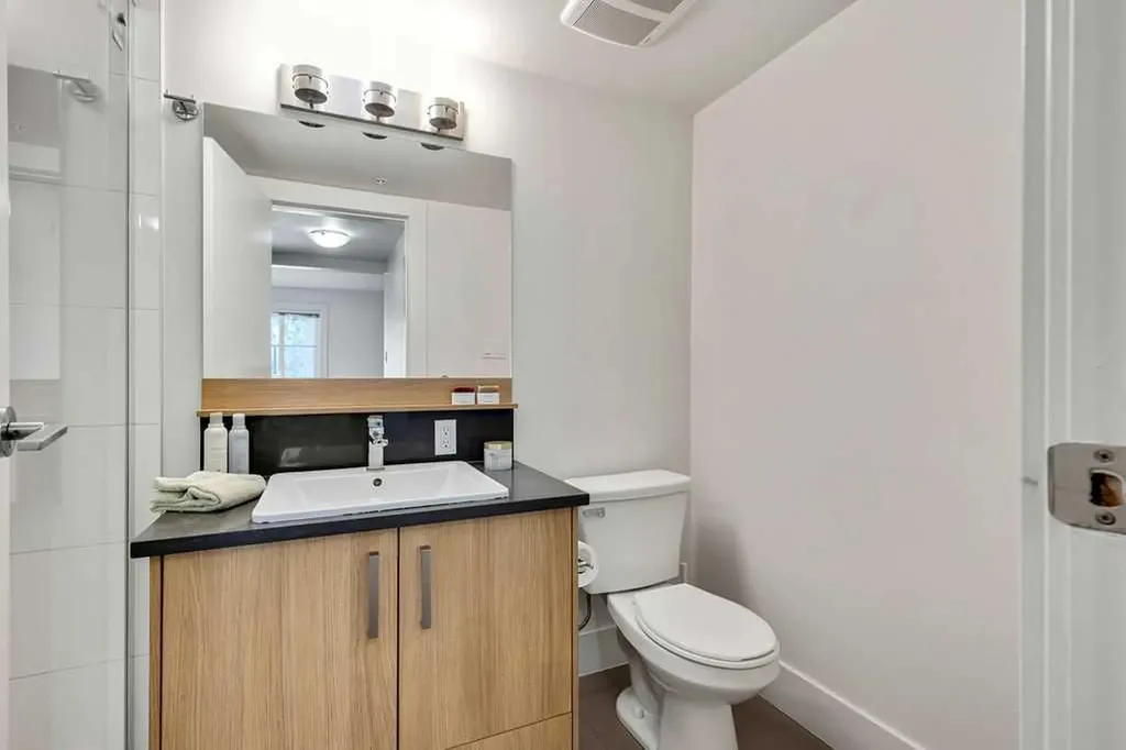 510 Edmonton Trail NE Calgary AB T2E 0J7