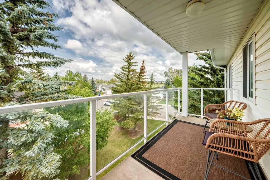 309 Woodside Drive NW Airdrie AB T4B 2E7