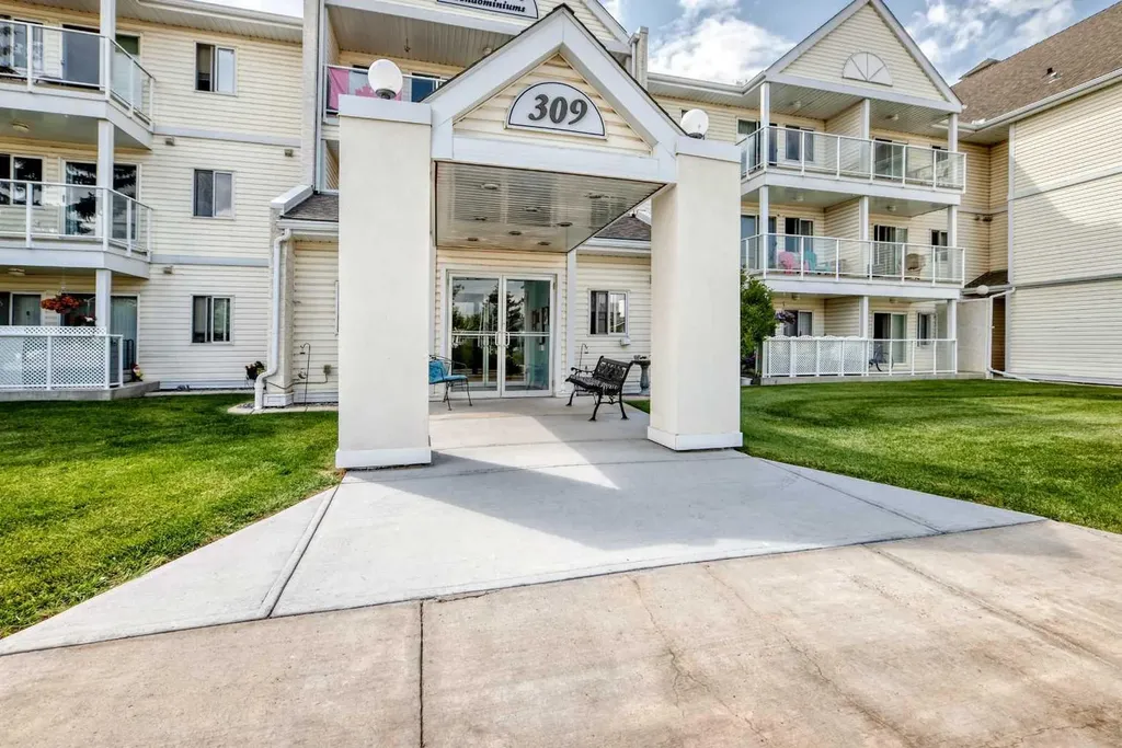 309 Woodside Drive NW Airdrie AB T4B 2E7