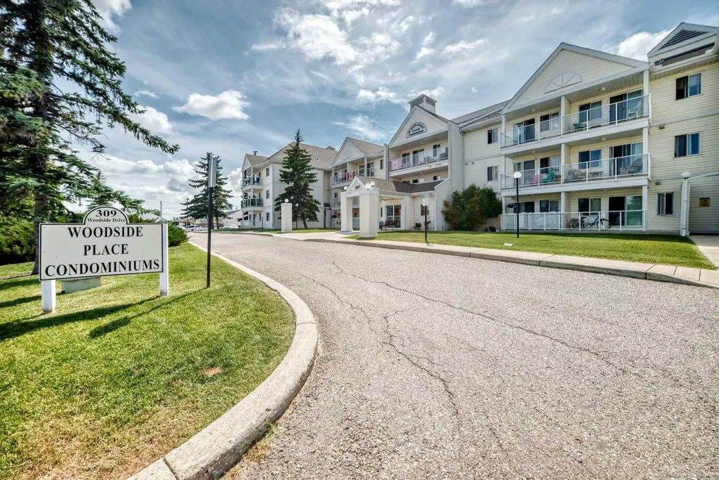309 Woodside Drive NW Airdrie AB T4B 2E7