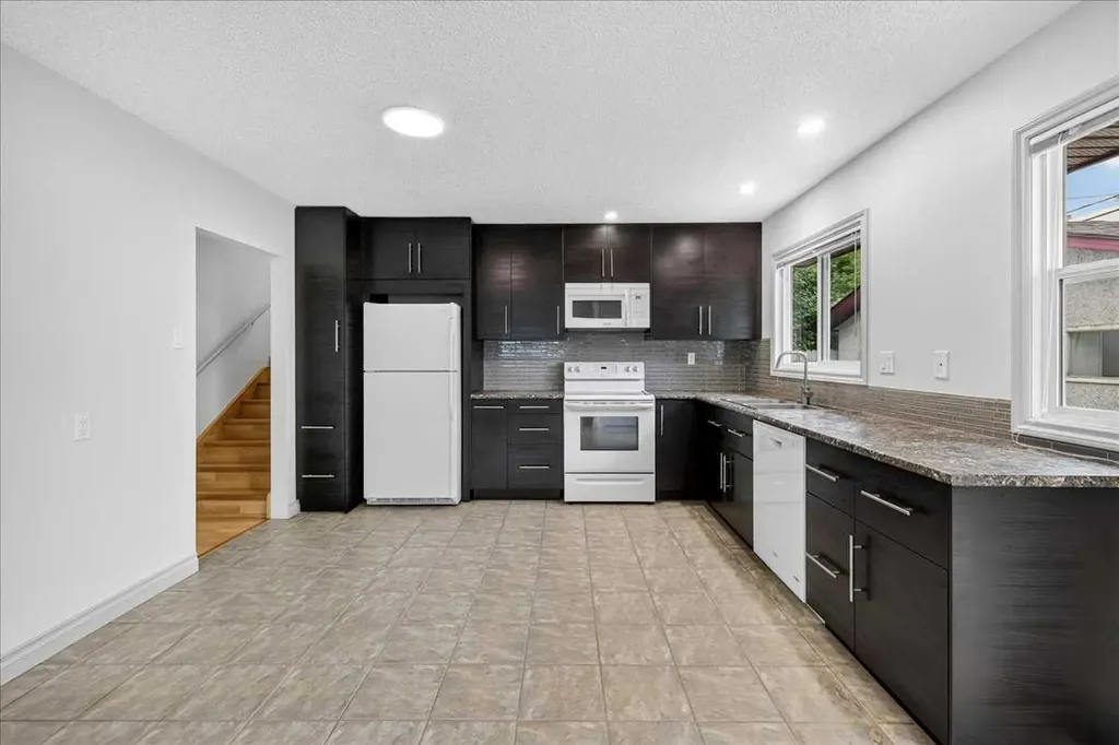 4707 Brockington Road NW Calgary AB T2L 1R5