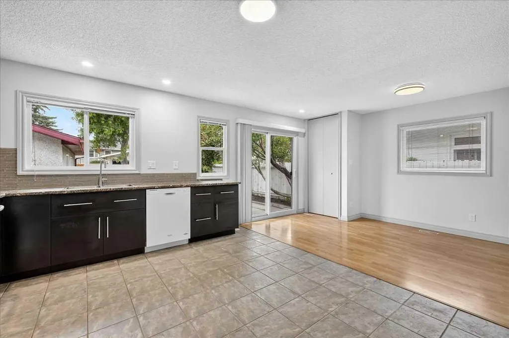4707 Brockington Road NW Calgary AB T2L 1R5
