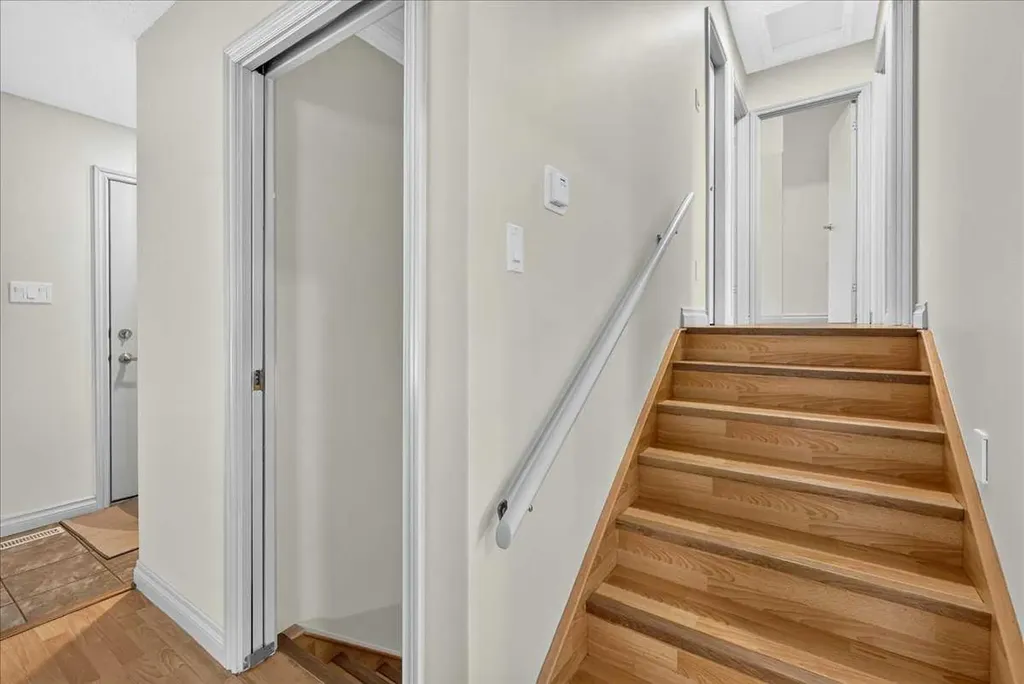 4707 Brockington Road NW Calgary AB T2L 1R5