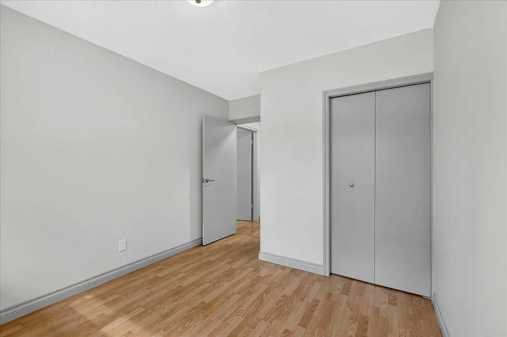 4707 Brockington Road NW Calgary AB T2L 1R5