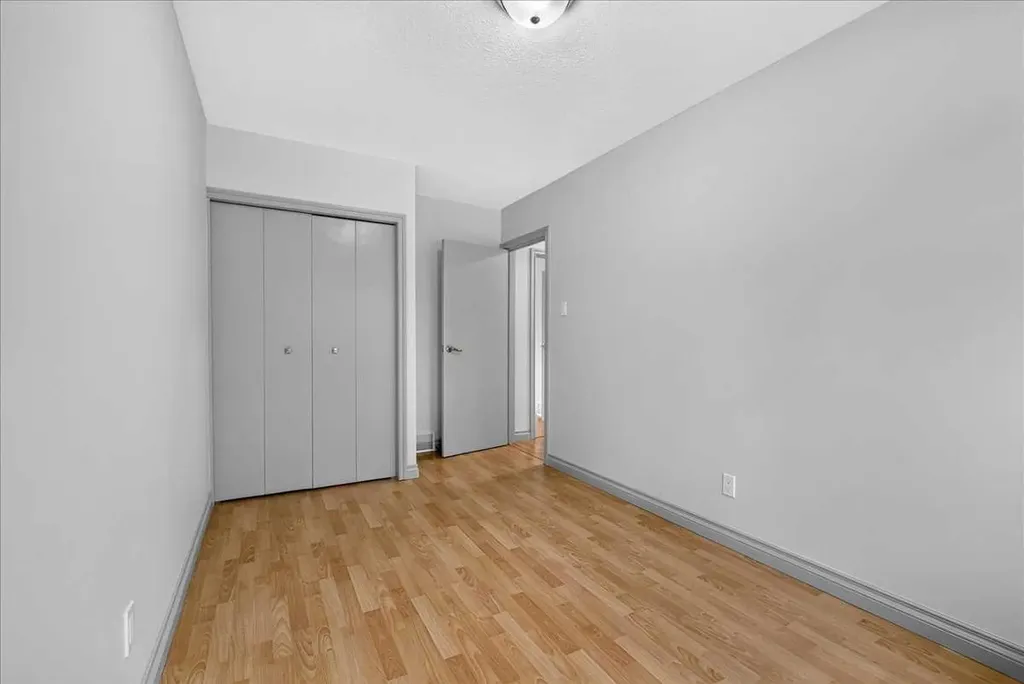 4707 Brockington Road NW Calgary AB T2L 1R5