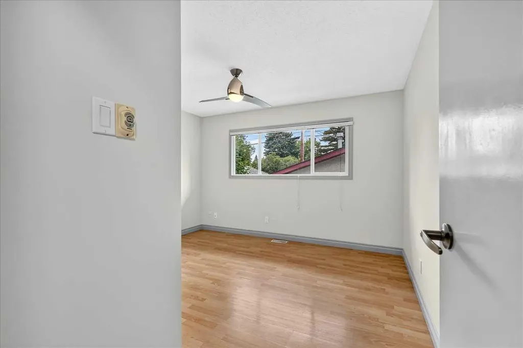 4707 Brockington Road NW Calgary AB T2L 1R5