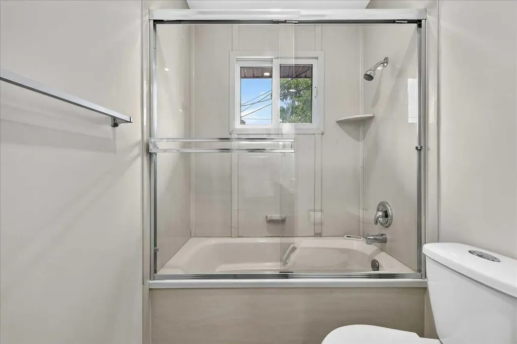 4707 Brockington Road NW Calgary AB T2L 1R5