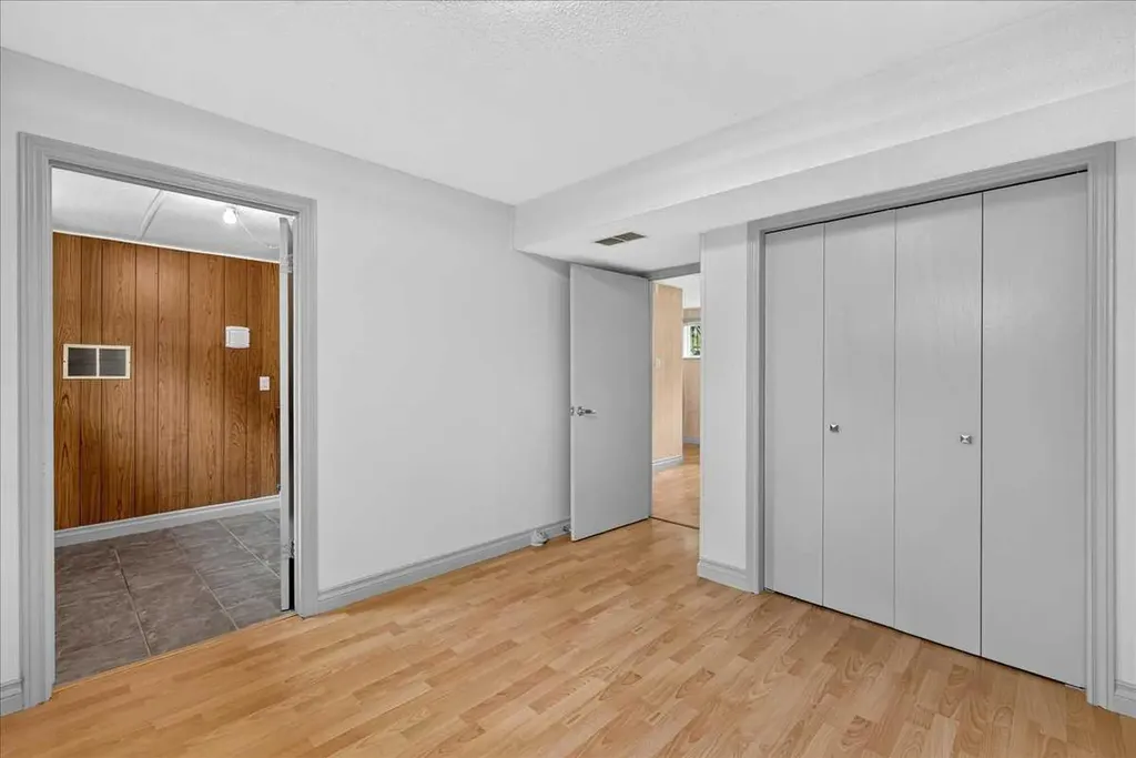 4707 Brockington Road NW Calgary AB T2L 1R5
