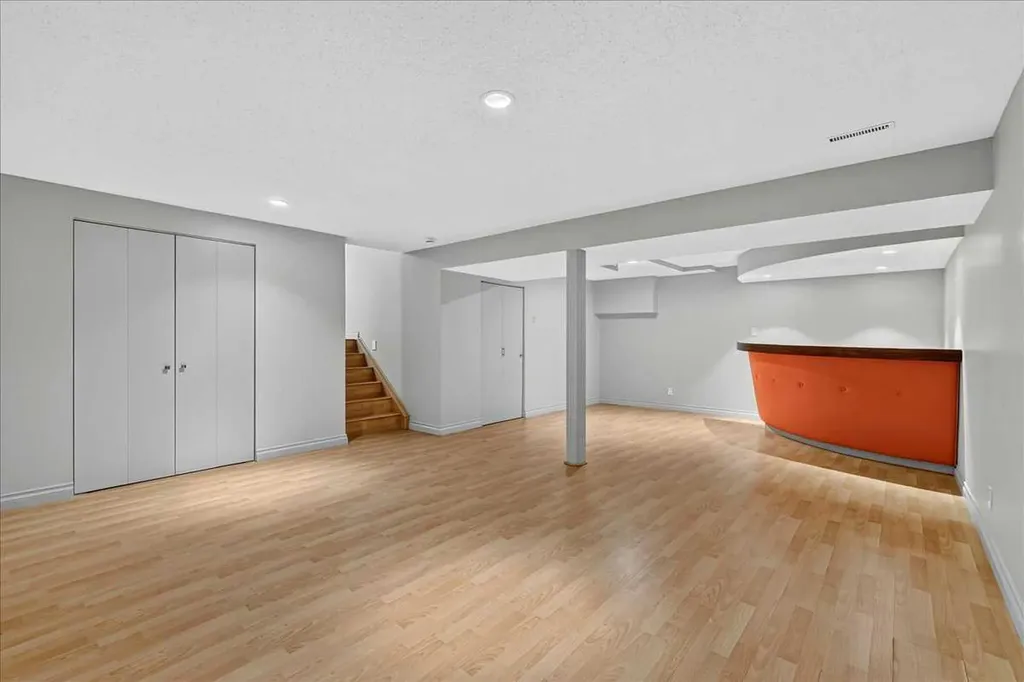 4707 Brockington Road NW Calgary AB T2L 1R5