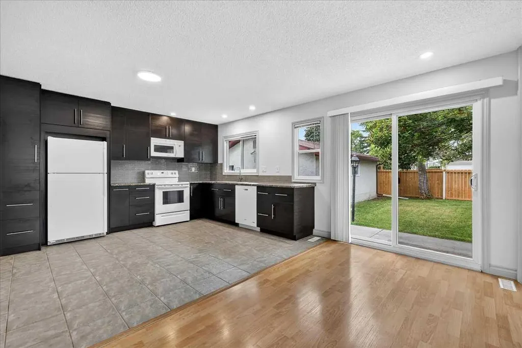 4707 Brockington Road NW Calgary AB T2L 1R5
