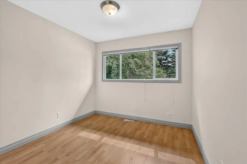 4707 Brockington Road NW Calgary AB T2L 1R5