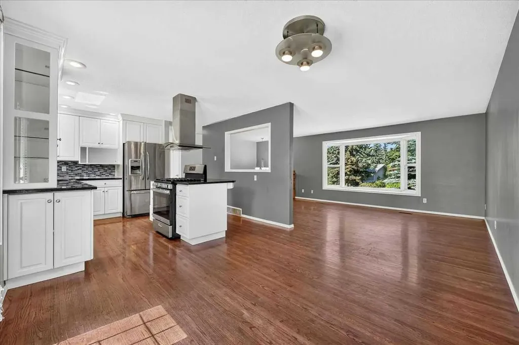 4711 Montana Drive NW Calgary AB T3B 1G2