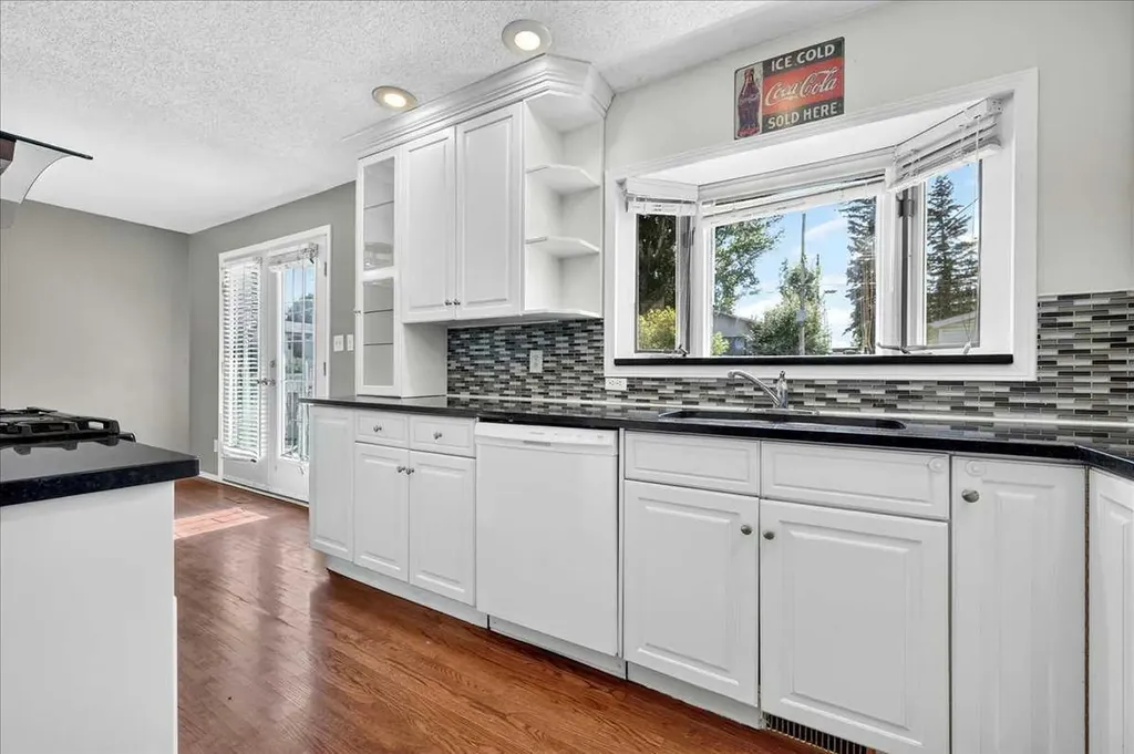 4711 Montana Drive NW Calgary AB T3B 1G2