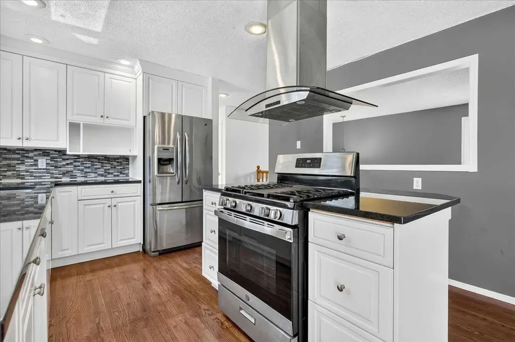 4711 Montana Drive NW Calgary AB T3B 1G2