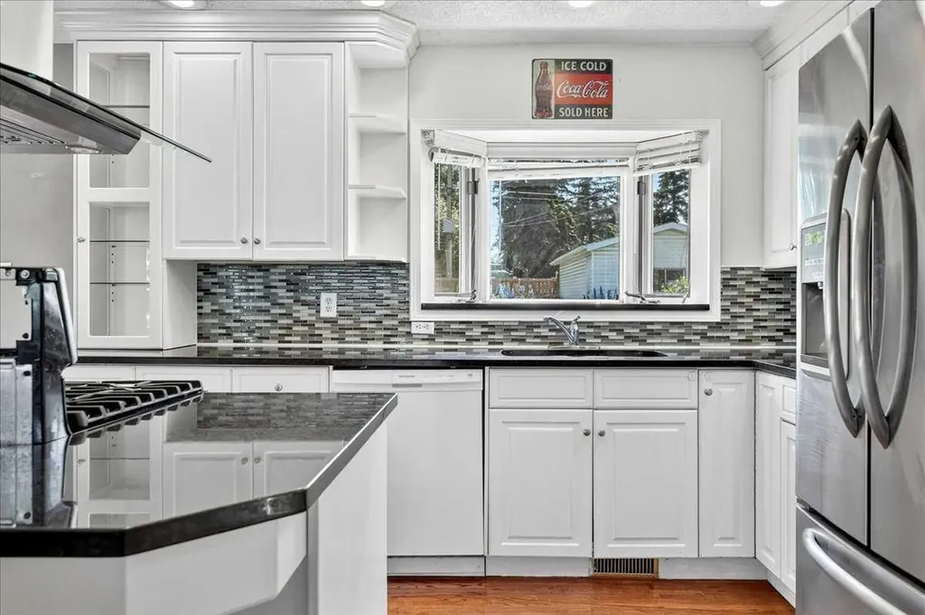 4711 Montana Drive NW Calgary AB T3B 1G2