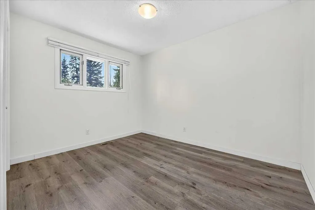 4711 Montana Drive NW Calgary AB T3B 1G2
