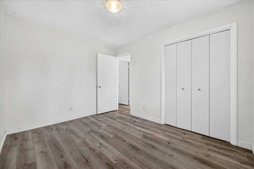 4711 Montana Drive NW Calgary AB T3B 1G2