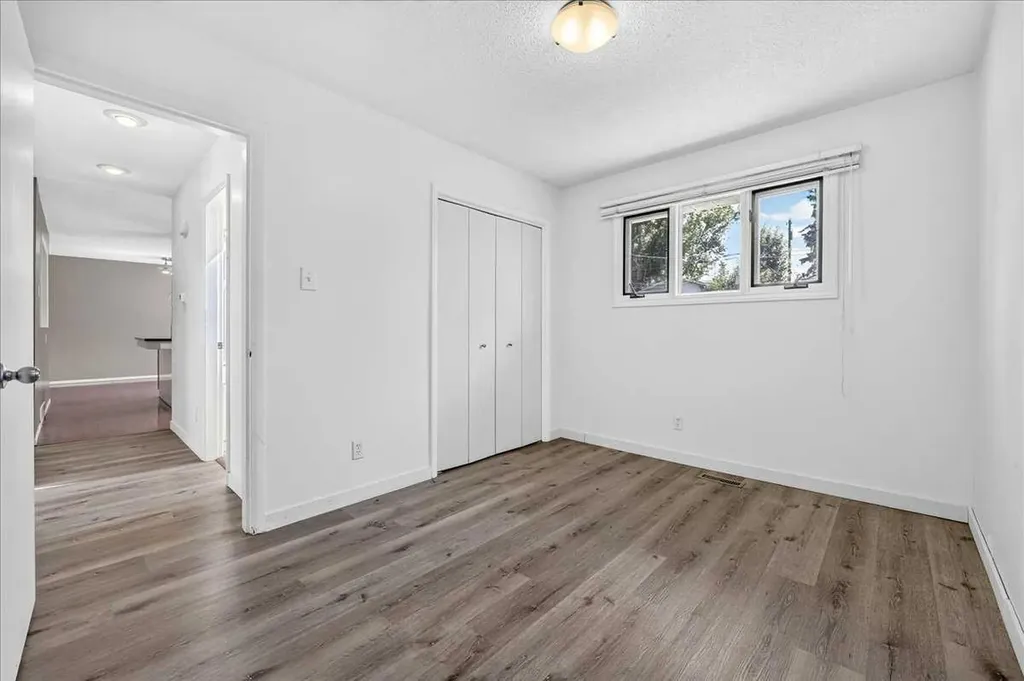 4711 Montana Drive NW Calgary AB T3B 1G2