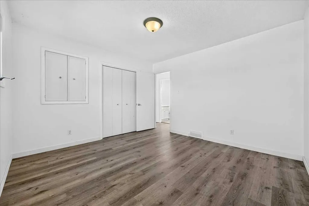 4711 Montana Drive NW Calgary AB T3B 1G2