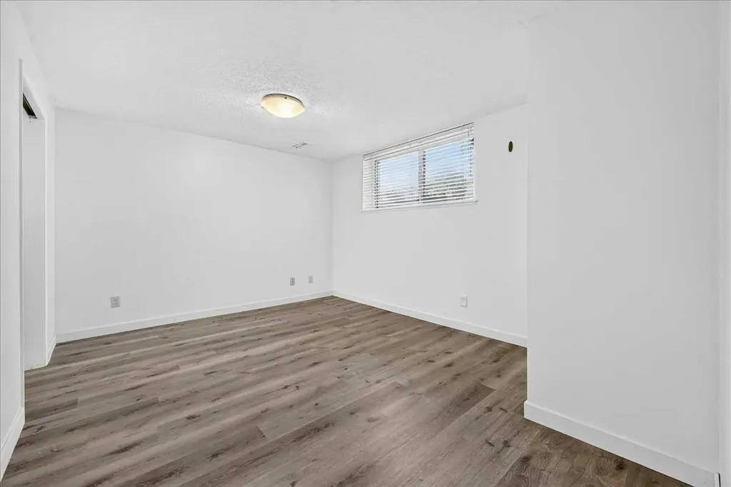 4711 Montana Drive NW Calgary AB T3B 1G2