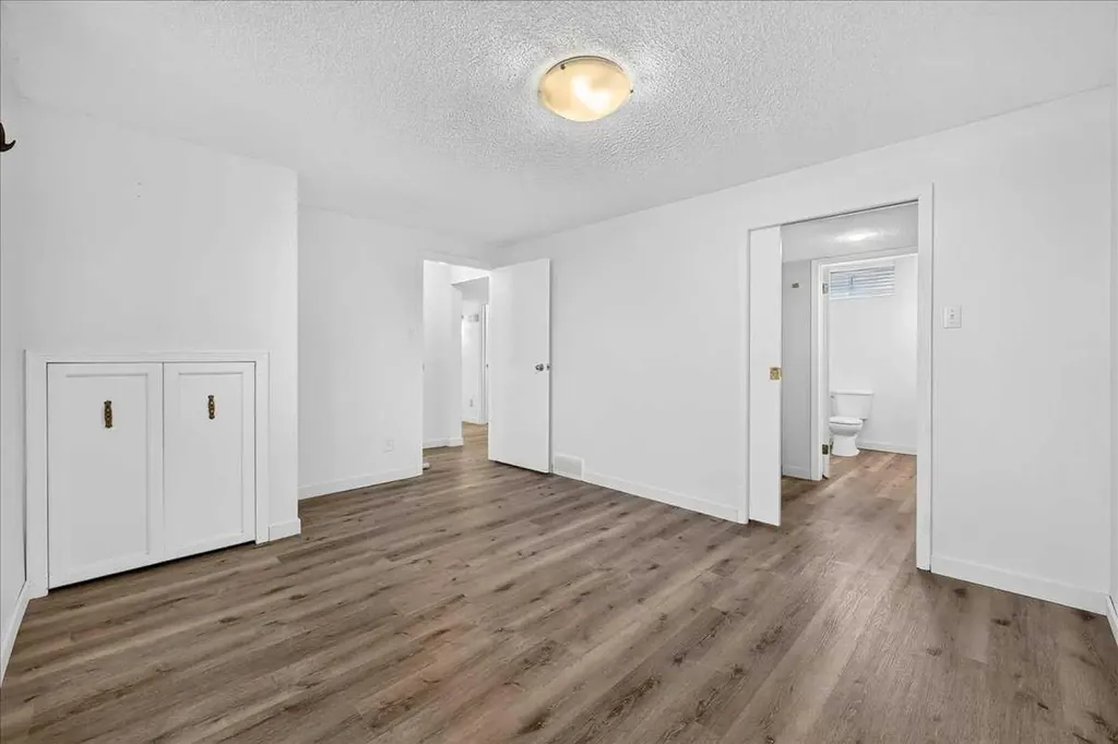 4711 Montana Drive NW Calgary AB T3B 1G2