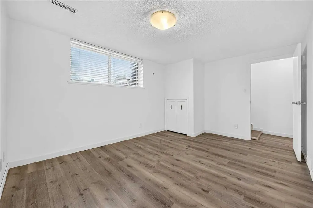 4711 Montana Drive NW Calgary AB T3B 1G2