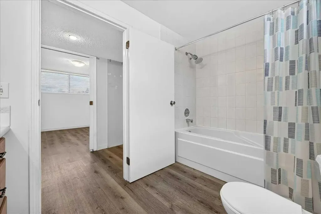 4711 Montana Drive NW Calgary AB T3B 1G2