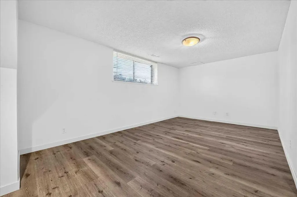 4711 Montana Drive NW Calgary AB T3B 1G2