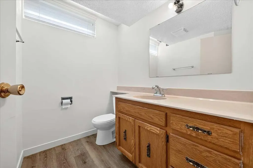 4711 Montana Drive NW Calgary AB T3B 1G2