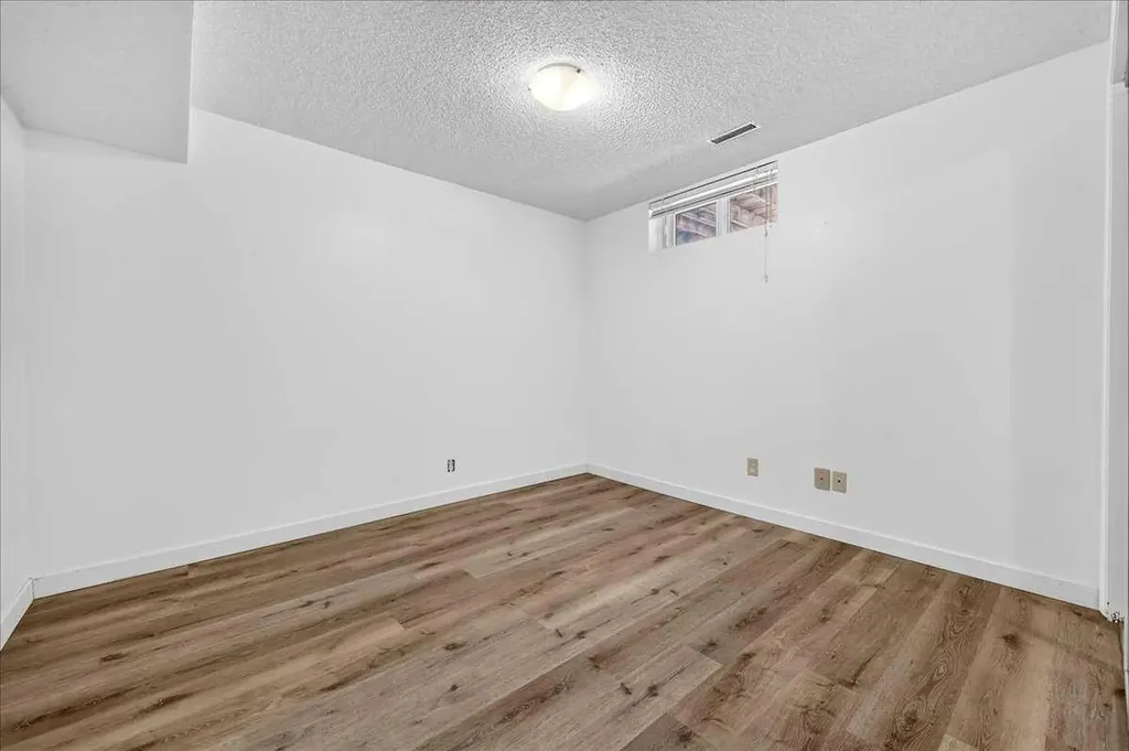 4711 Montana Drive NW Calgary AB T3B 1G2