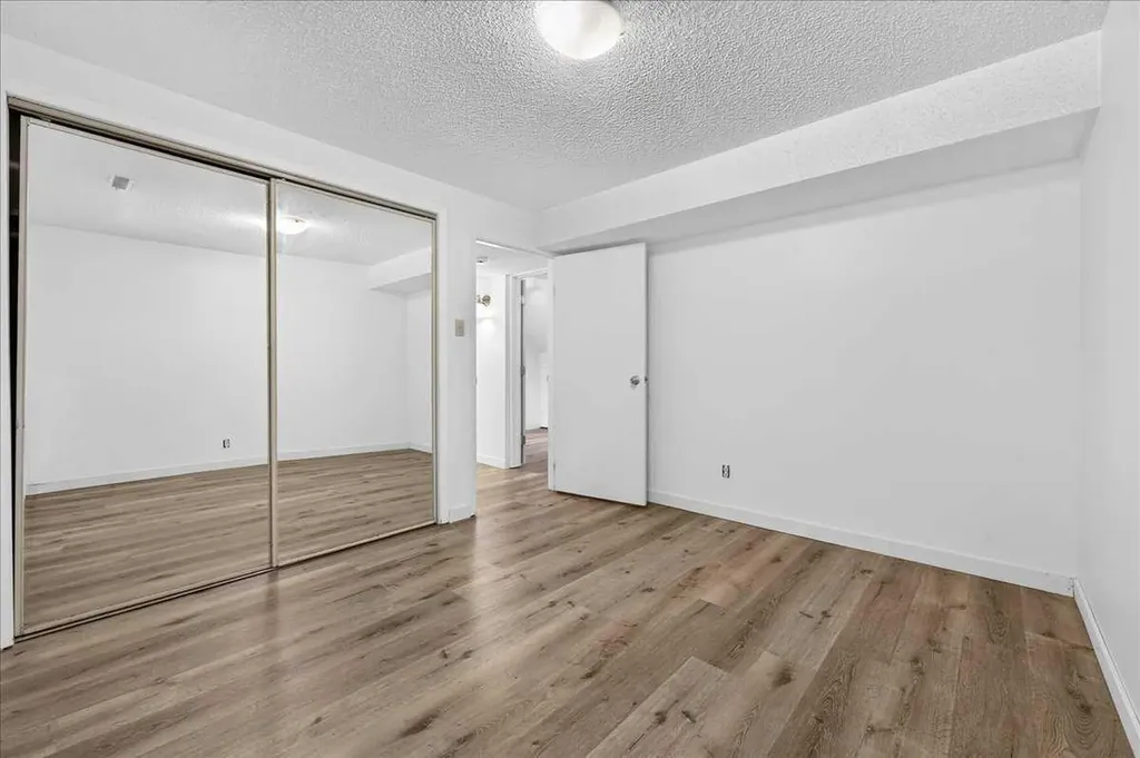 4711 Montana Drive NW Calgary AB T3B 1G2