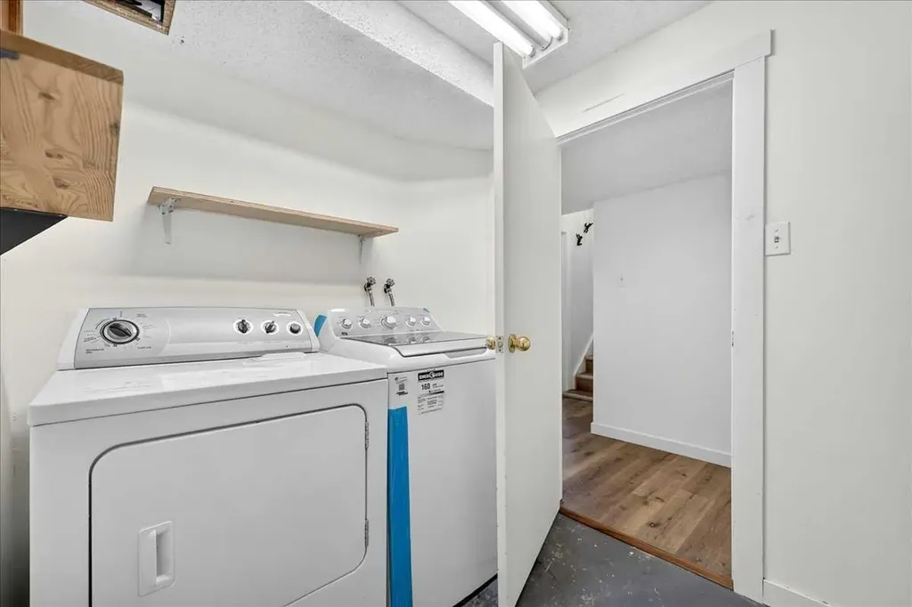 4711 Montana Drive NW Calgary AB T3B 1G2