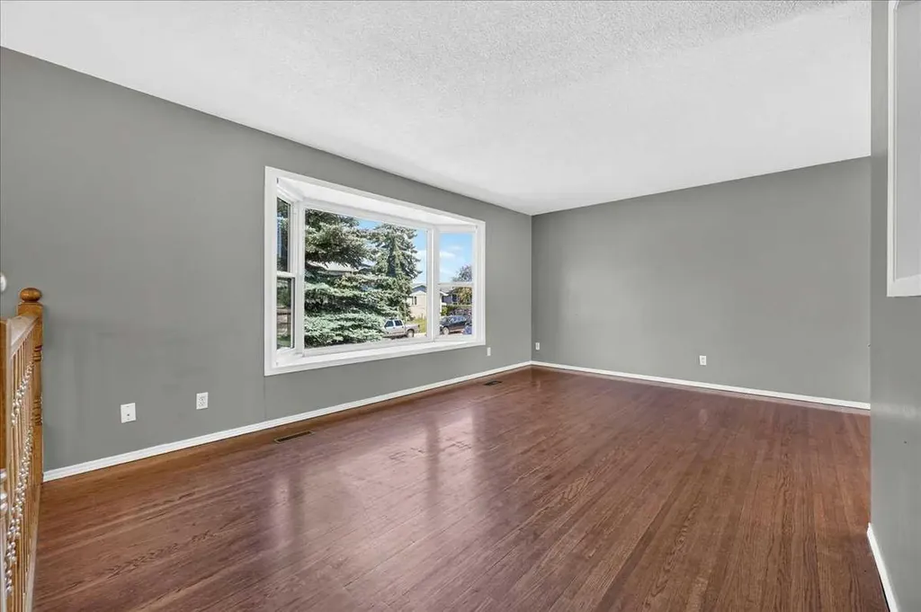 4711 Montana Drive NW Calgary AB T3B 1G2