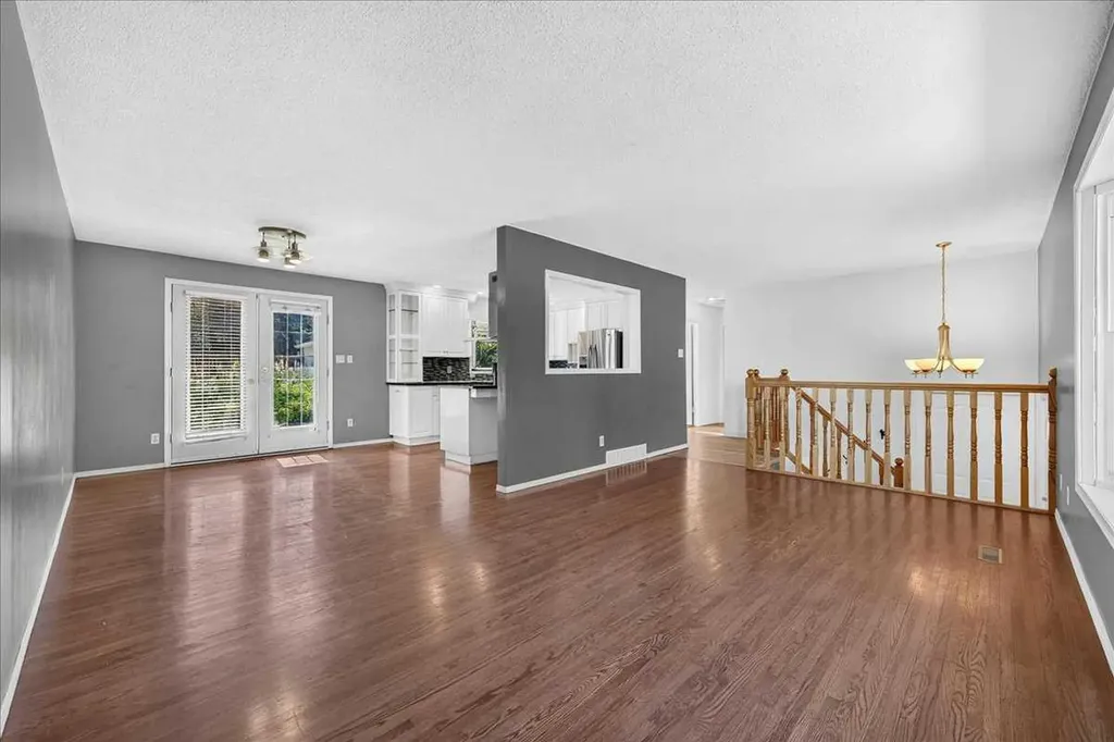 4711 Montana Drive NW Calgary AB T3B 1G2