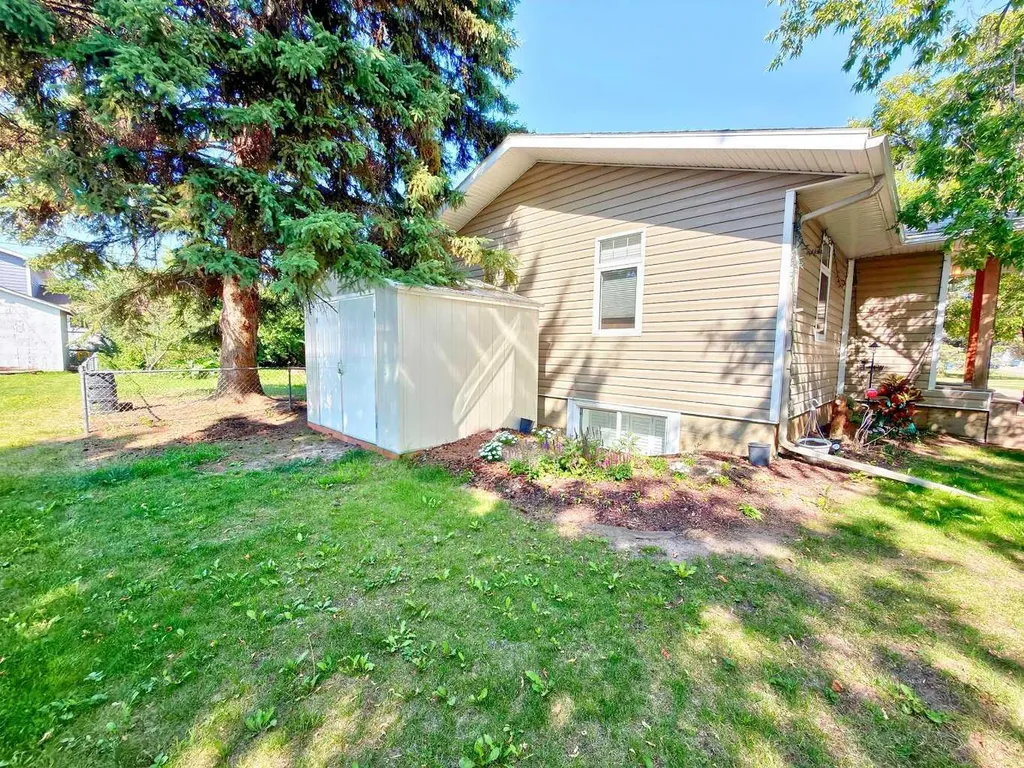10014 96 Avenue La Crete AB T0H 2H0