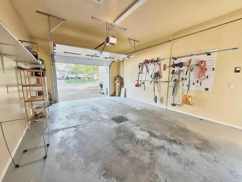 10014 96 Avenue La Crete AB T0H 2H0