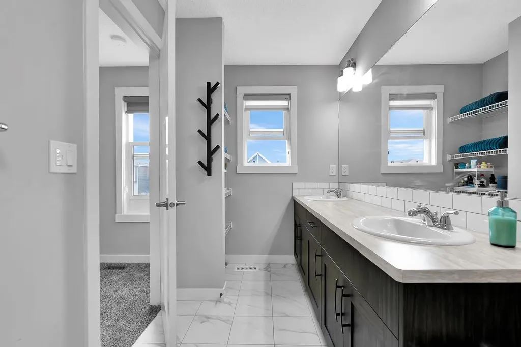87 Howse Crescent NE Calgary AB T3P 1L4
