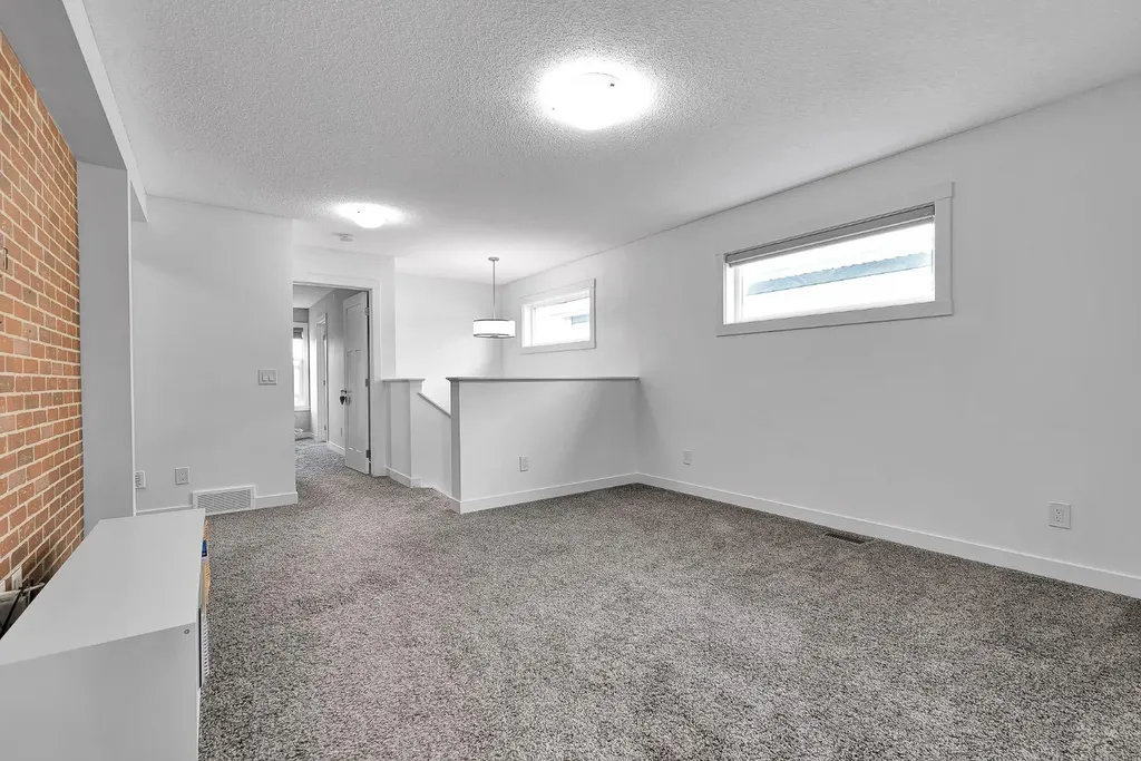 87 Howse Crescent NE Calgary AB T3P 1L4