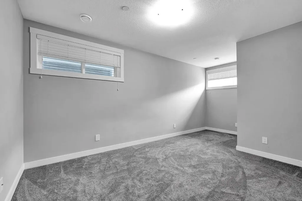 87 Howse Crescent NE Calgary AB T3P 1L4