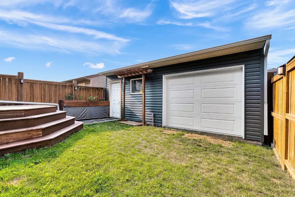 87 Howse Crescent NE Calgary AB T3P 1L4
