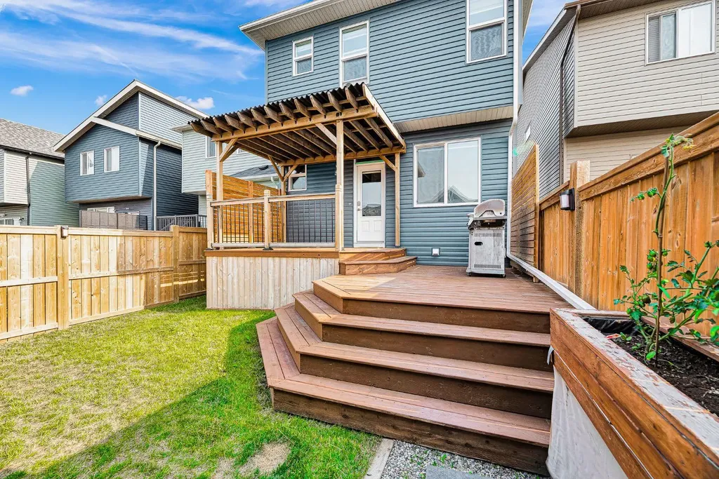 87 Howse Crescent NE Calgary AB T3P 1L4