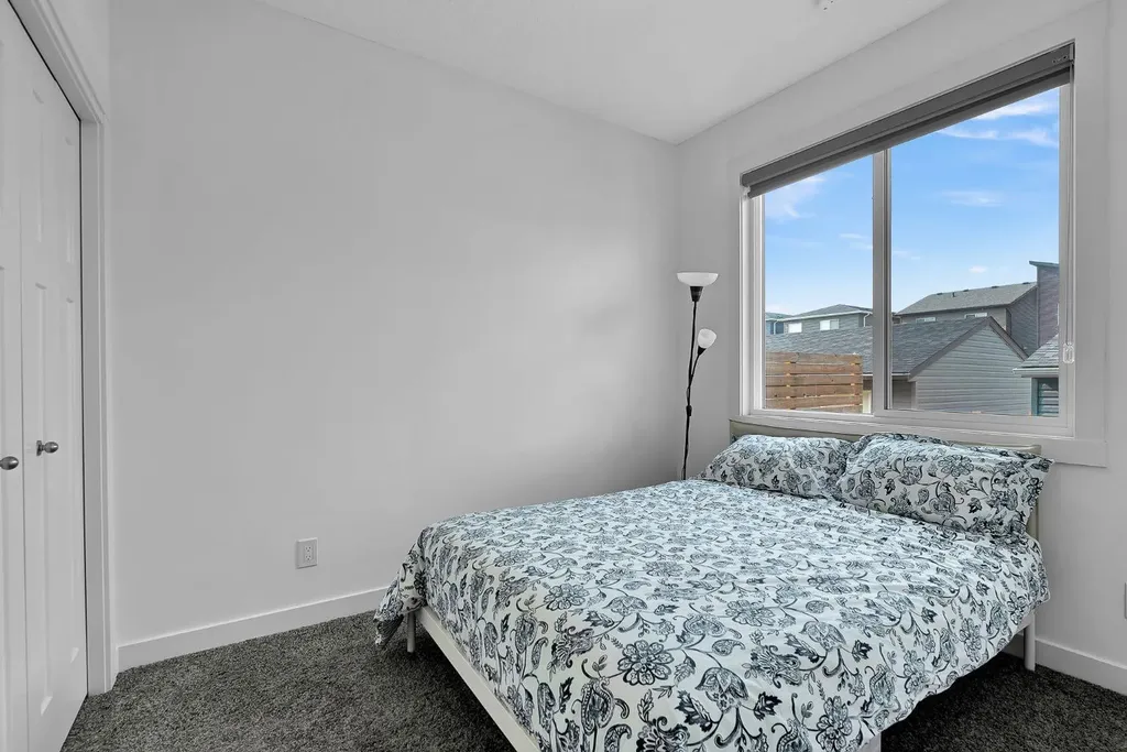87 Howse Crescent NE Calgary AB T3P 1L4
