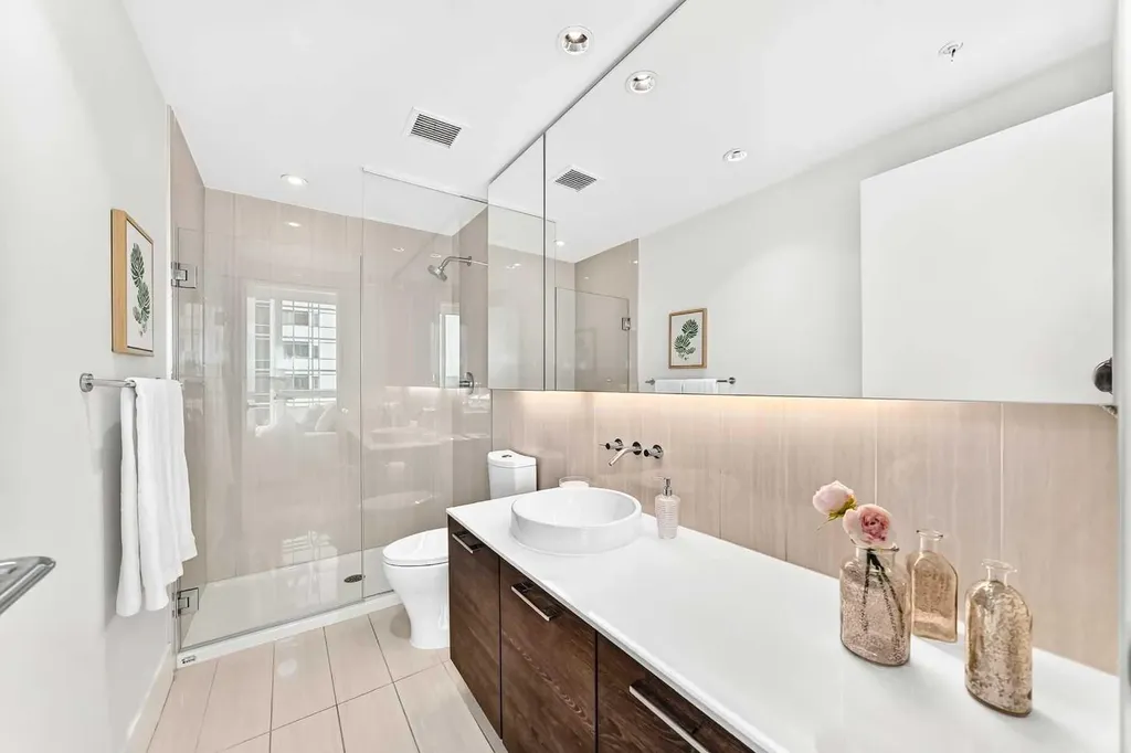 901 10 Avenue SW Calgary AB T2R 0B5